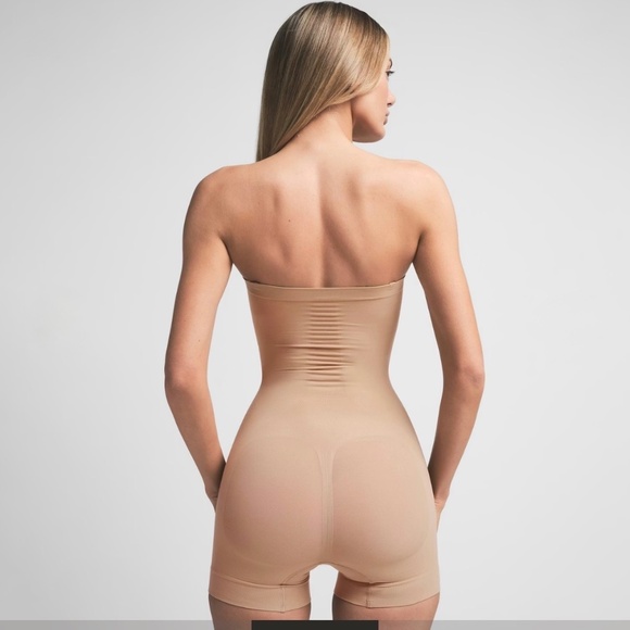 SKIMS Seamless Sculpt Strapless Shortie Shapewear XS Clay NWOT - Picture 13 of 14